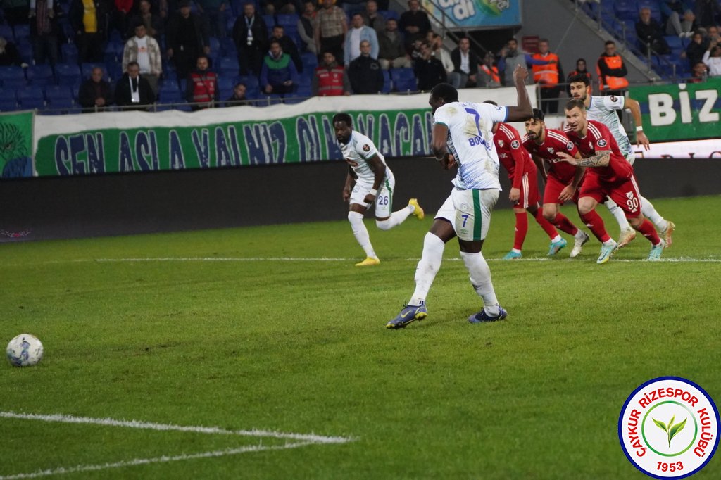 ÇAYKUR RİZESPOR 1-0 DYOREX BOLUSPOR 14 hafta fotoğraf galerisi