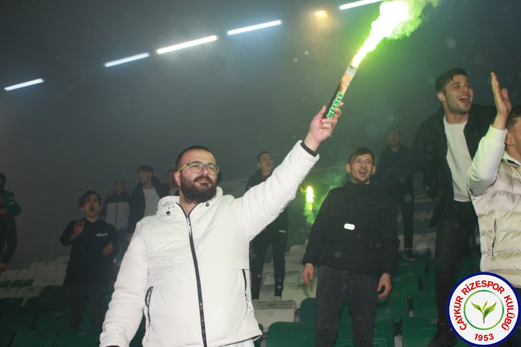 Başkan İbrahim Turgut Şampiyonluk Ateşini Taraftarlarla Birlikte Yaktı