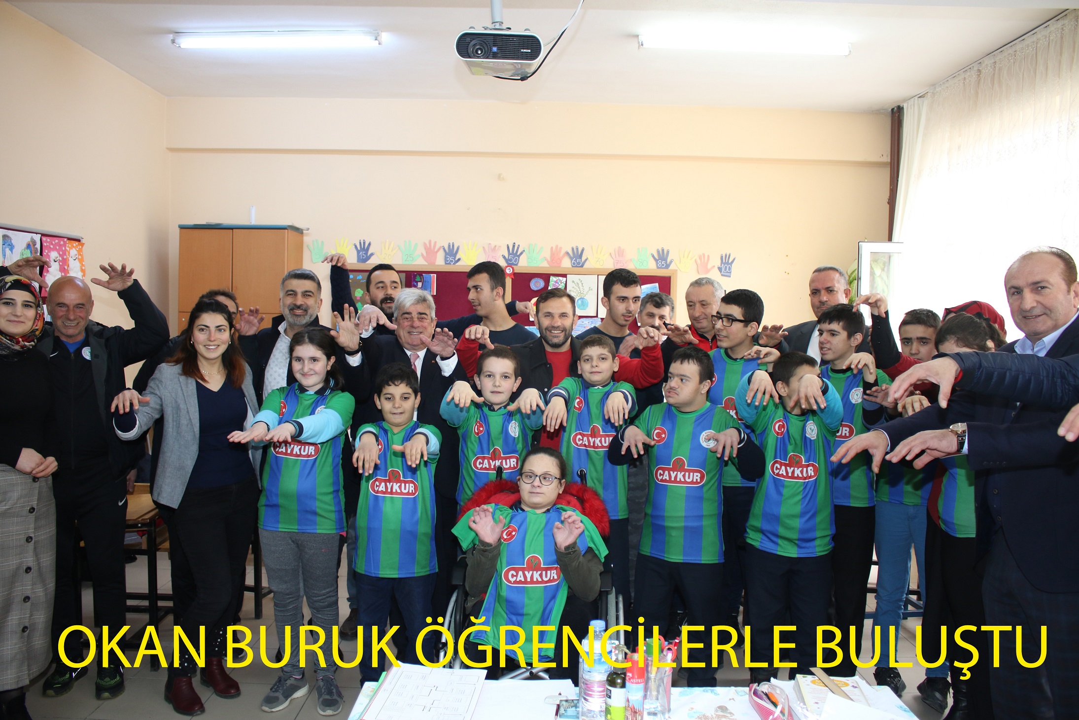 OKAN BURUK ÖĞRENCİLERLE BULUŞTU