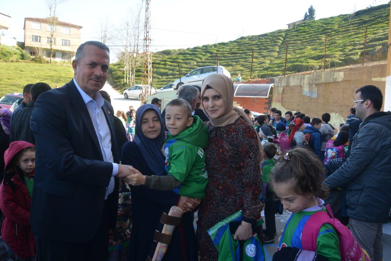 Çaykur Rizespor 'Minik Kalpler Okul-Kulüp Projesi' Sosyal Sorumluluk Etkinlikleri İle Kendirli'de