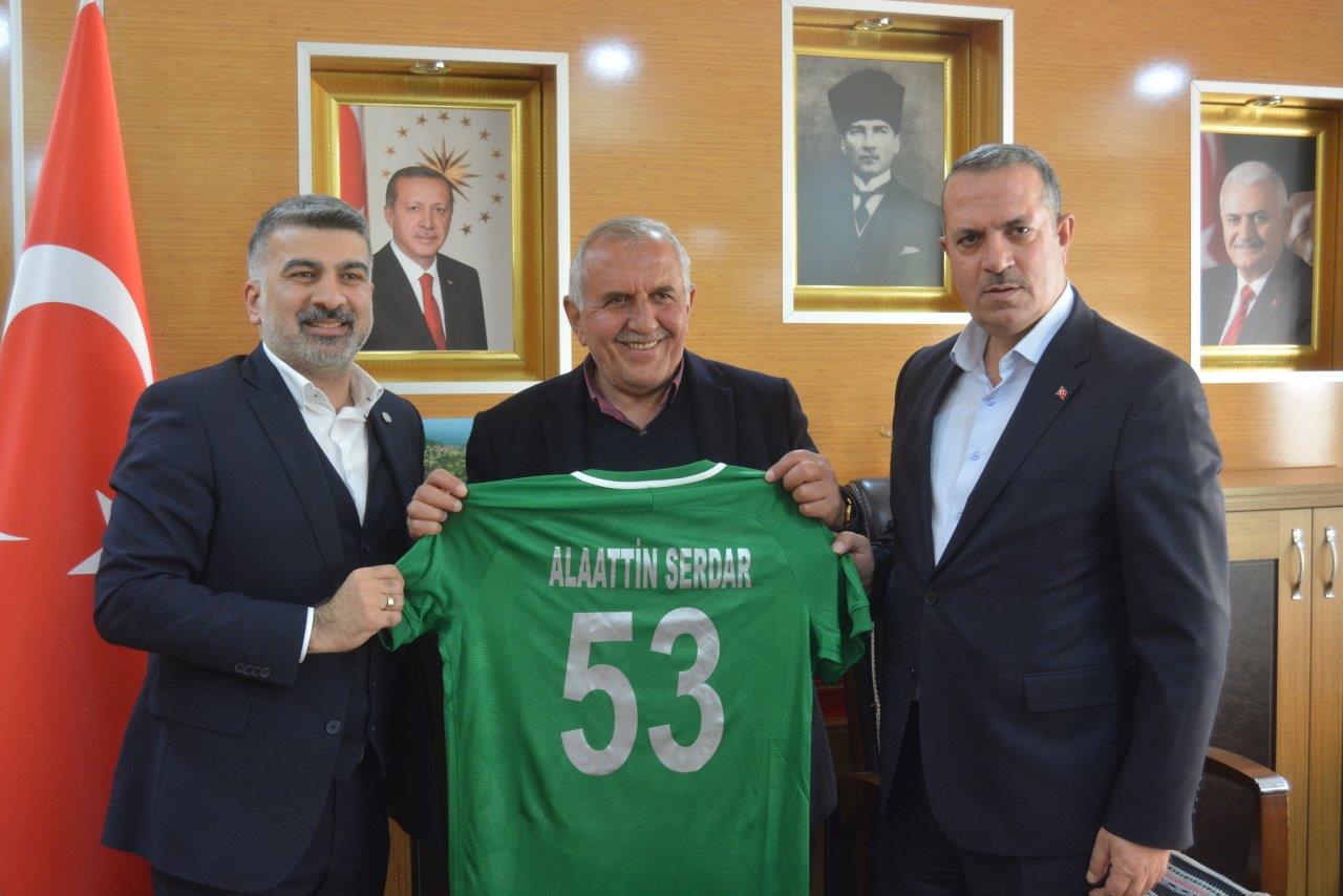 Rizespor Yönetiminden, Kendirli Belediye Başkanı Alaettin Serdar'a 53 Numaralı Forma