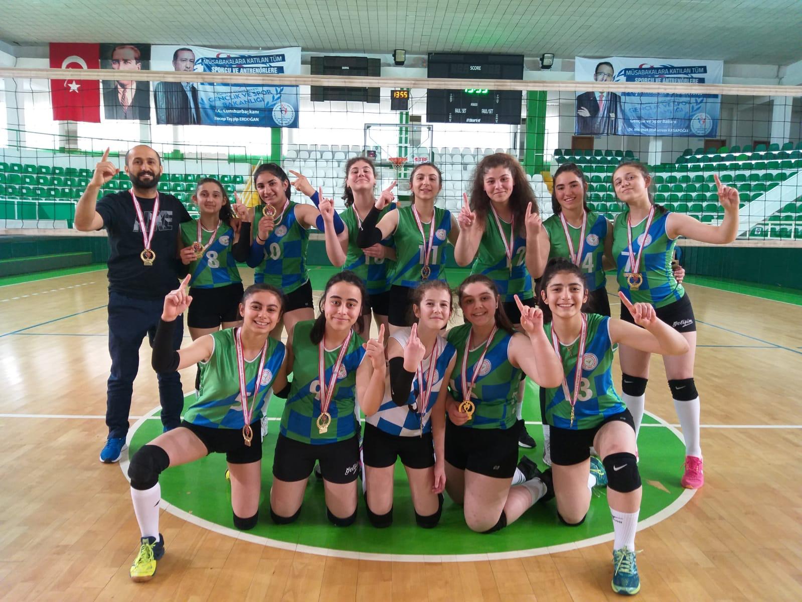 Voleybol Takımımız Bölge Şampiyonu Oldu