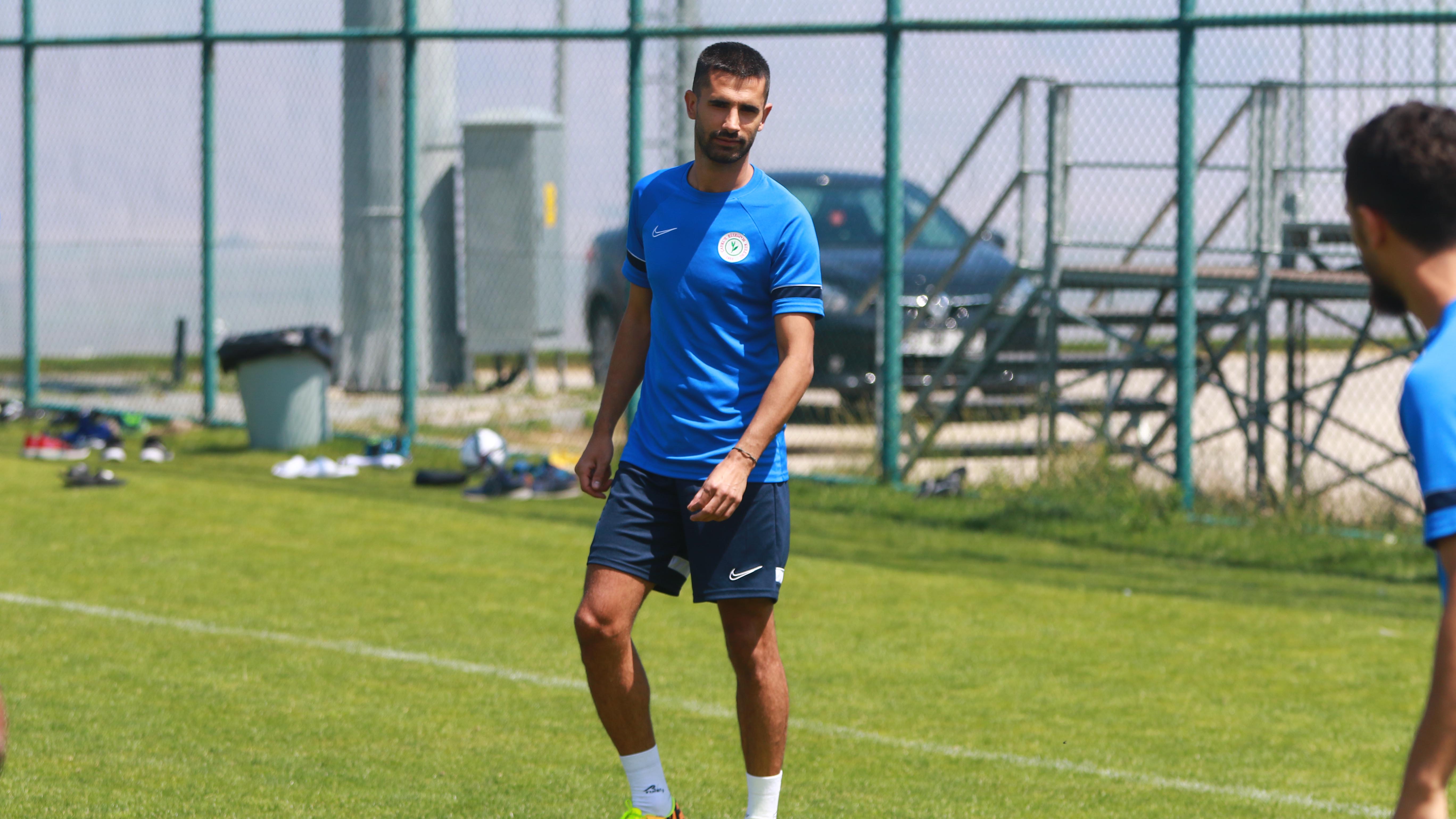 Yeni transferimiz Alper Potuk, Takımla Birlikte İlk Antrenmanına Çıktı