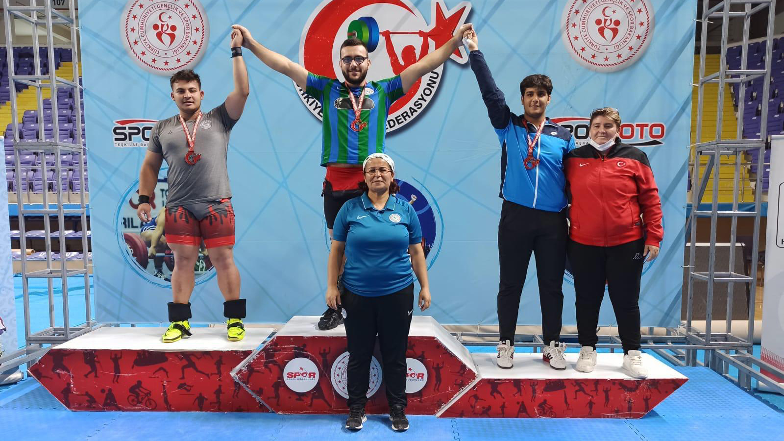 Çaykur Rizespor Halter, Altın Madalya Kazandı