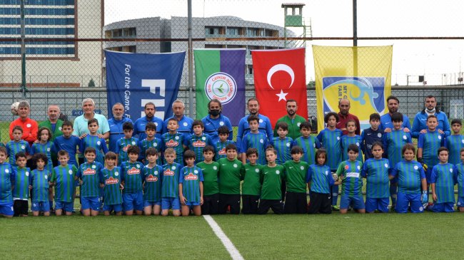 Futbol Okulları Minikler Futbol Şenliği Yapıldı