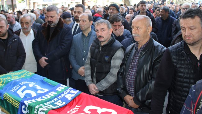 Minik yavrumuz Yiğit Demirel’in cenaze töreninde binlerce insan tek yürek oldu