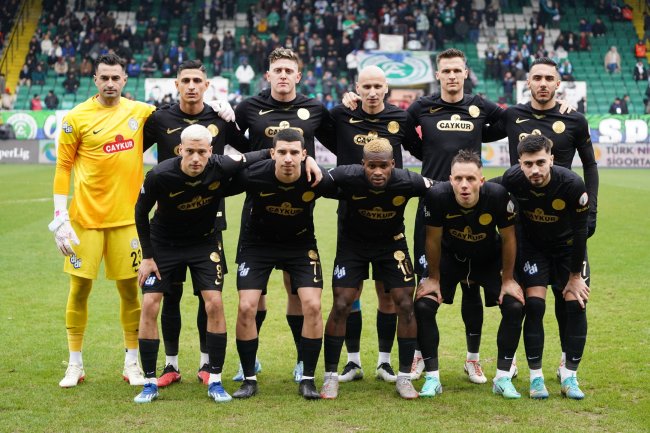 ÇAYKUR RİZESPOR 0 - 0 TÜMOSAN KONYASPOR