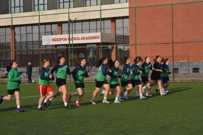 Rize Yeşilçayspor Kadın Futbol Takımı – Çaykur Rizespor Kulübü İş Birliği Devam Ediyor