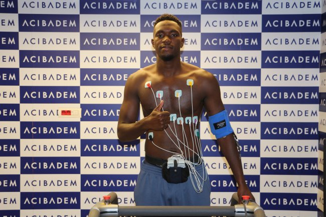 Yahia Fofana, Acıbadem Altunizade Hastanesi’nde sağlık kontrolünden geçti.